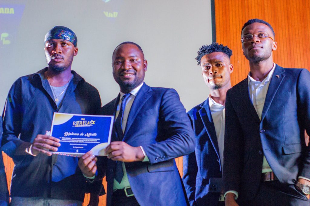 584865121_122179062314522916_7645847142394815305_n-1024x682 Família Sagrada x Linha De Sangue - Máquina do Tempo